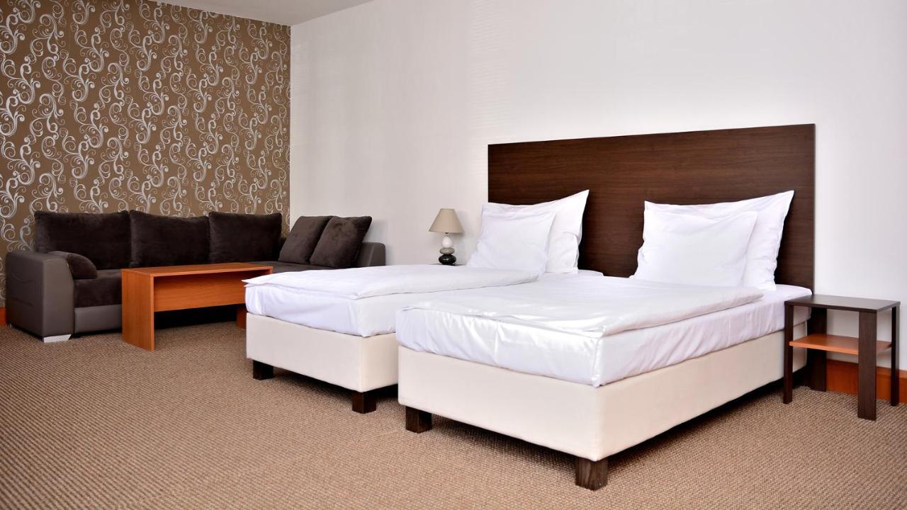 Hotel Atrium Pardubice Eksteriør bilde